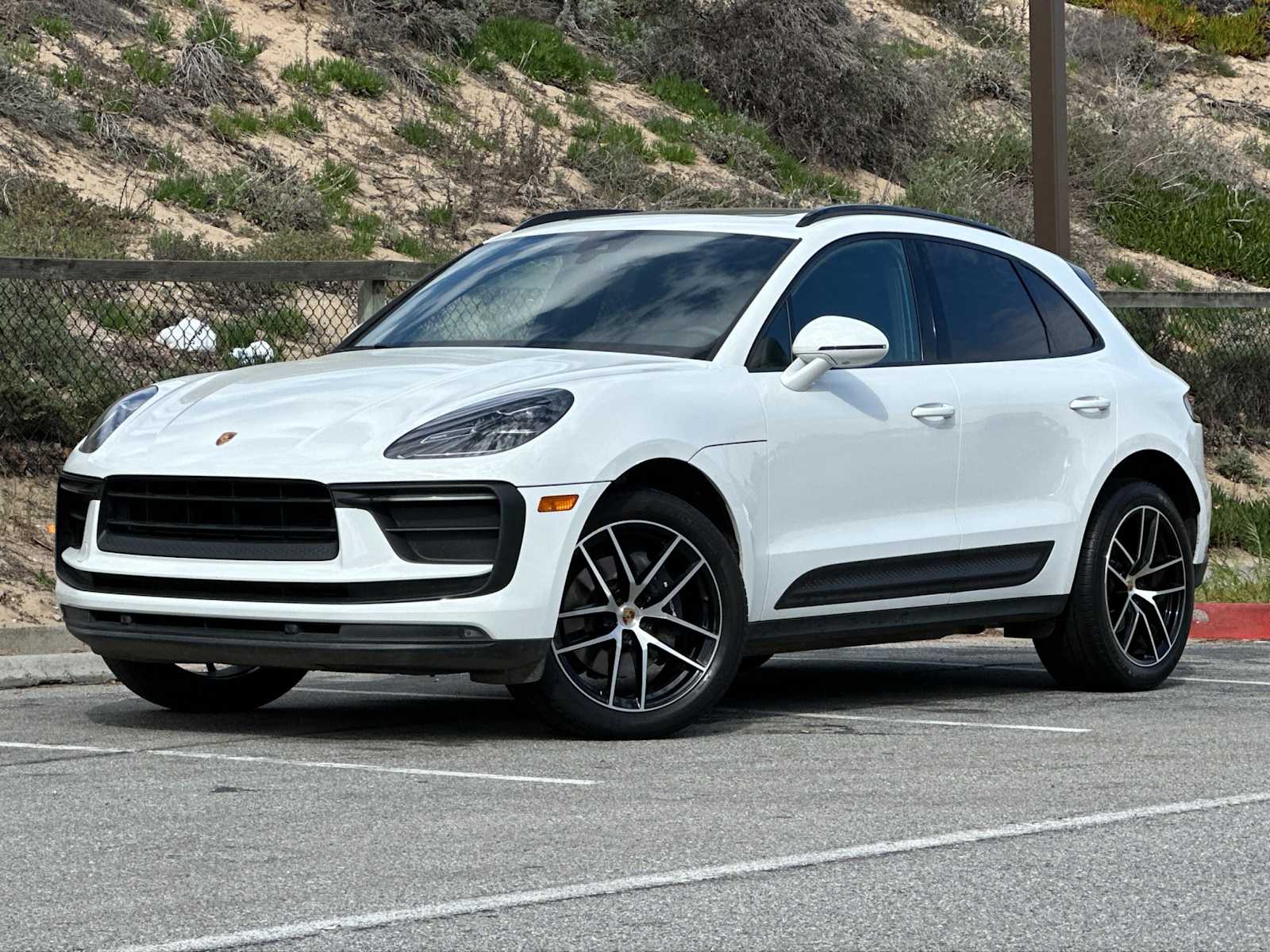 Thumbnail: 2022 Porsche Macan - 4