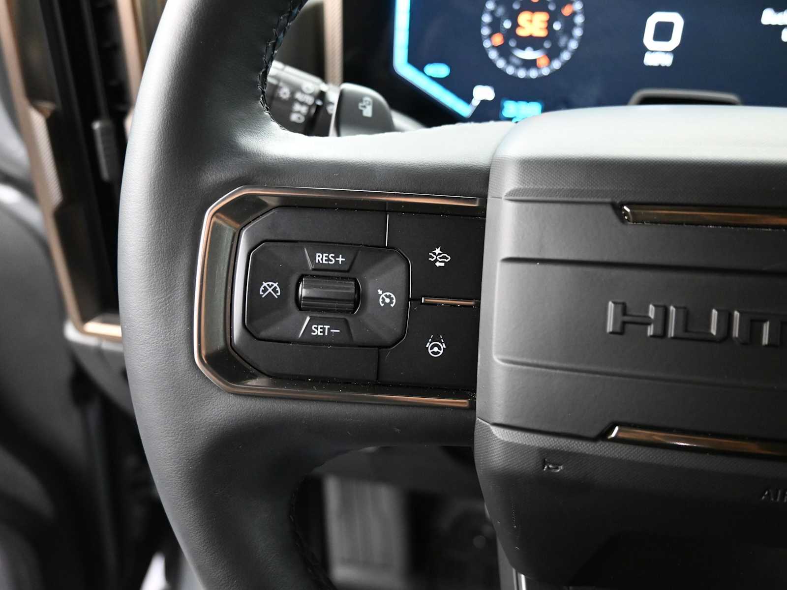 Thumbnail: 2024 GMC Hummer EV - 11