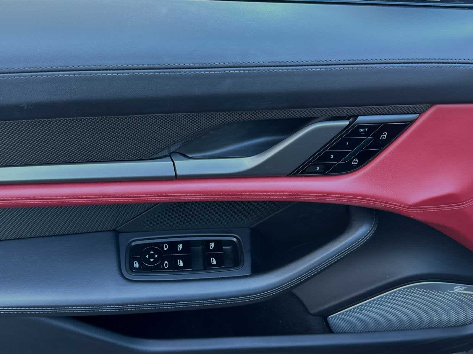 Thumbnail: 2020 Porsche Taycan - 12