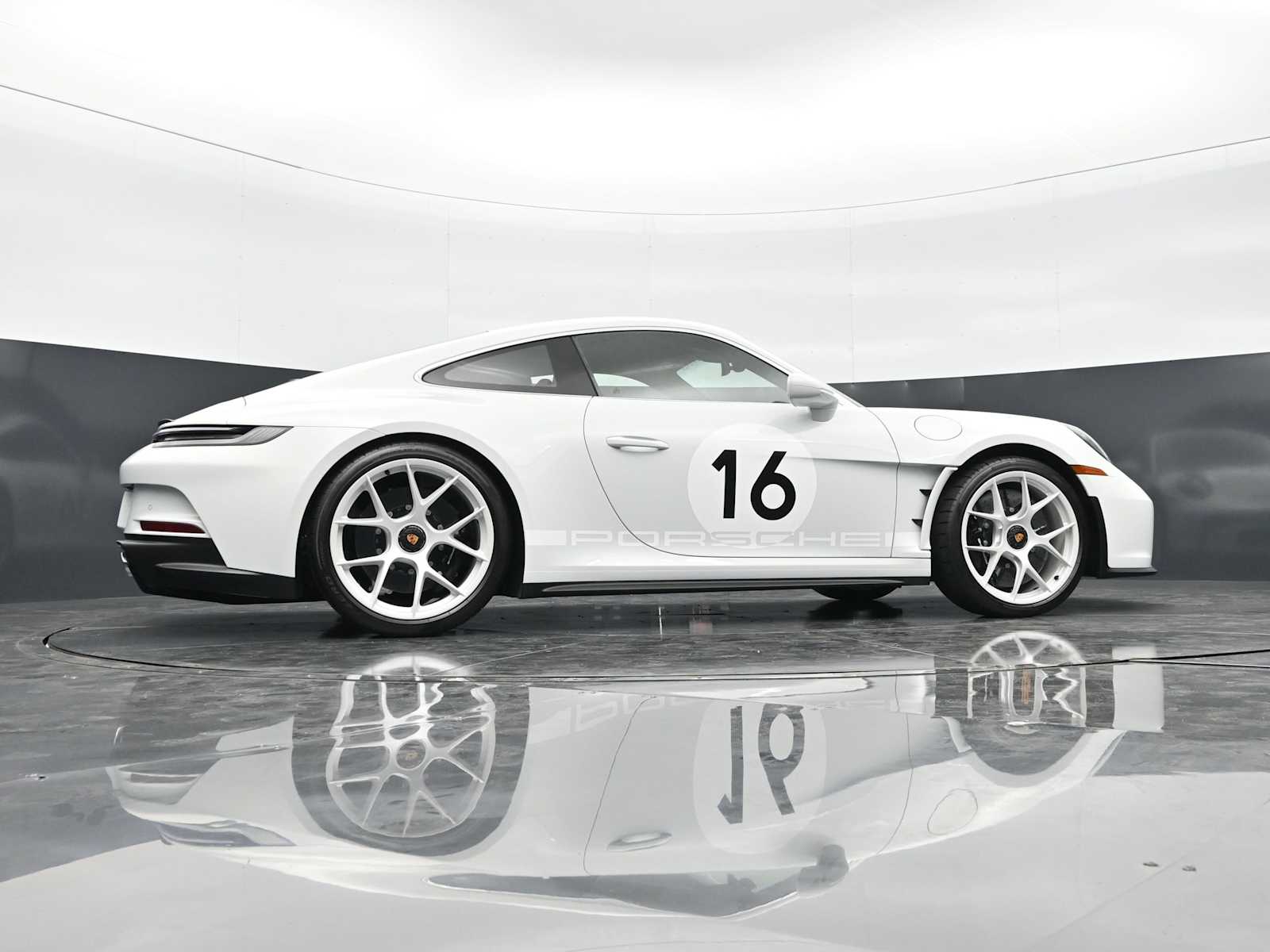 Thumbnail: 2024 Porsche 911 - 51