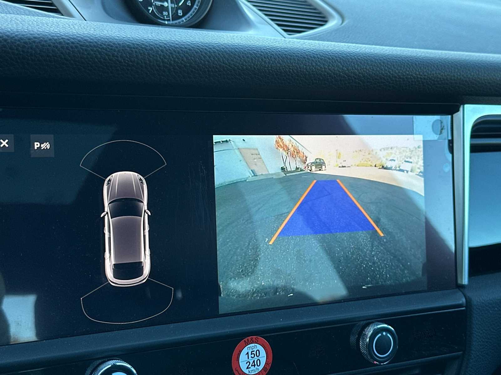 Thumbnail: 2024 Porsche Macan - 21