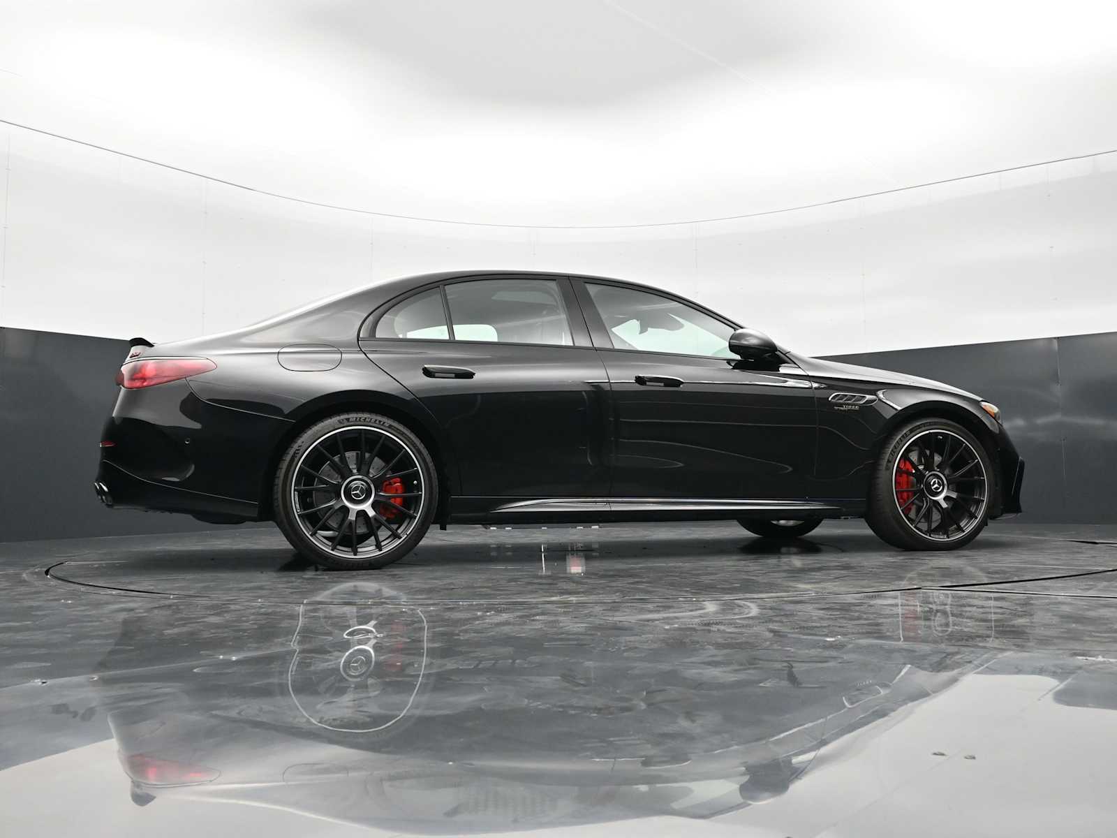 Thumbnail: 2025 Mercedes-Benz E-Class - 43