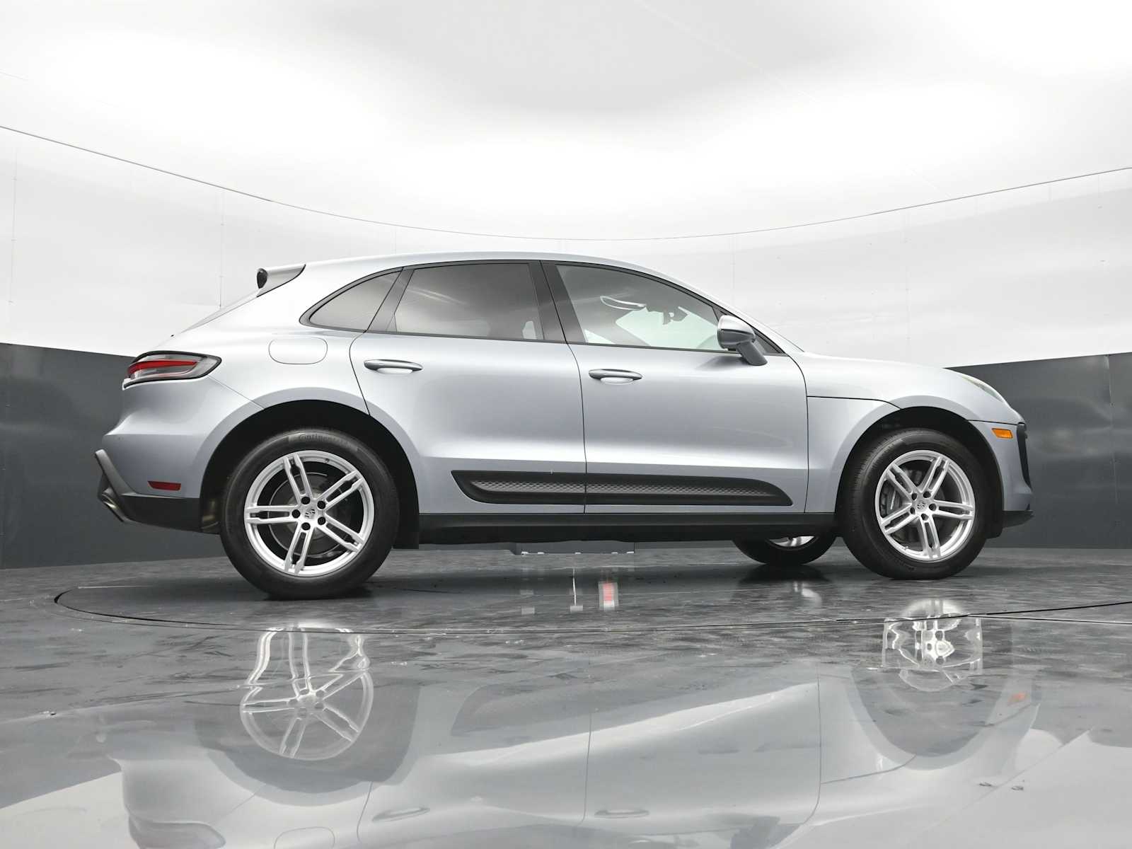 2025 Porsche Macan Base - Photo 41