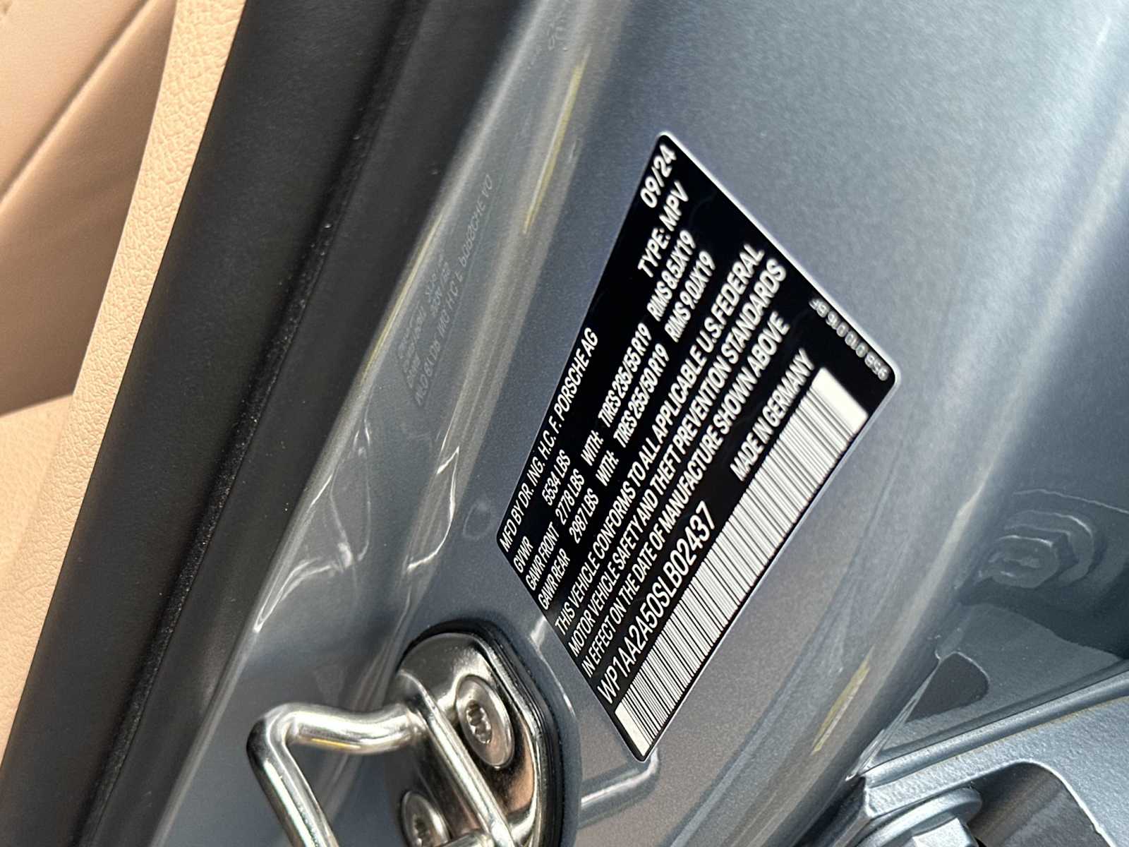 Thumbnail: 2025 Porsche Macan - 28