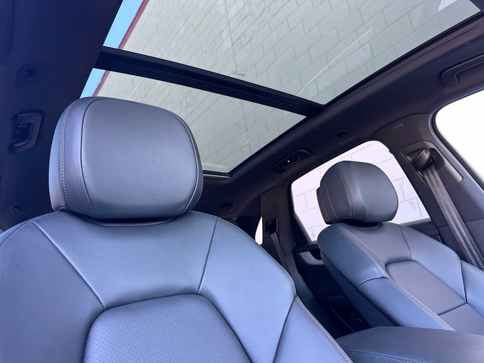 Thumbnail: 2025 Porsche Cayenne - 17