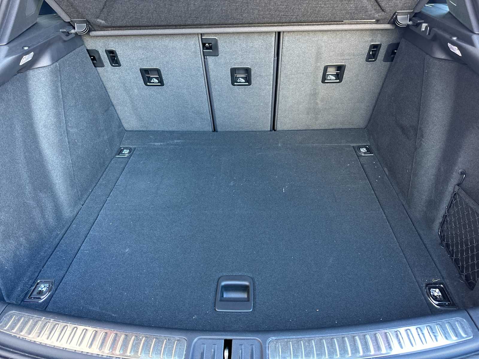 Thumbnail: 2024 Porsche Macan - 16