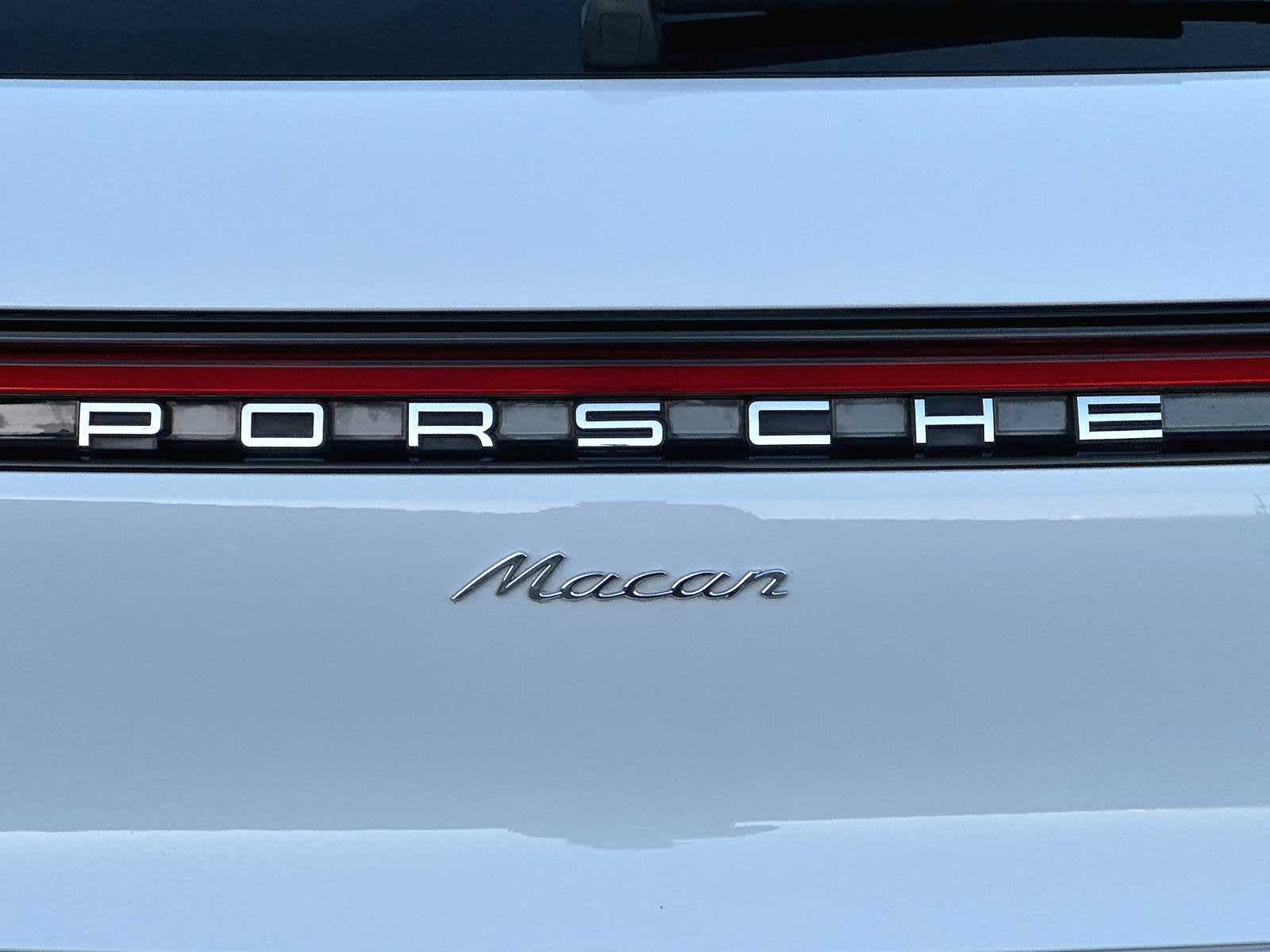 2022 Porsche Macan Base 25