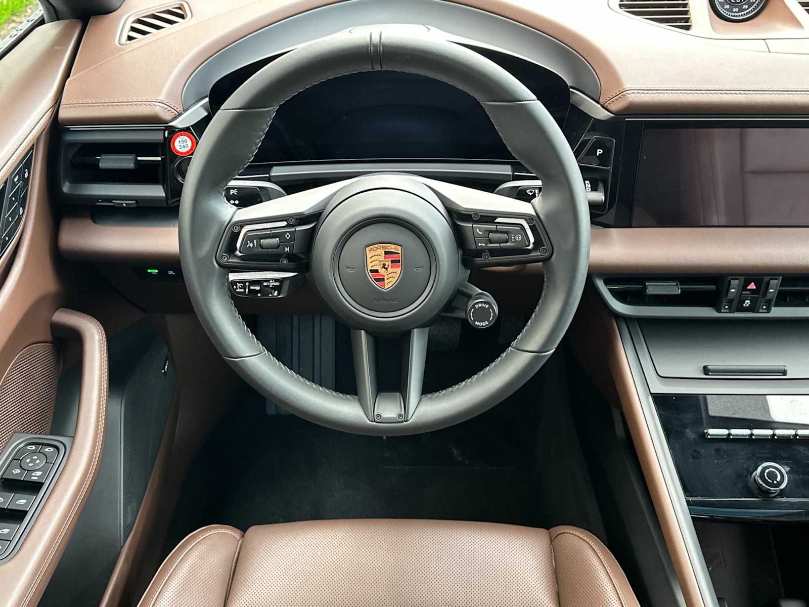 Thumbnail: 2025 Porsche Macan - 15