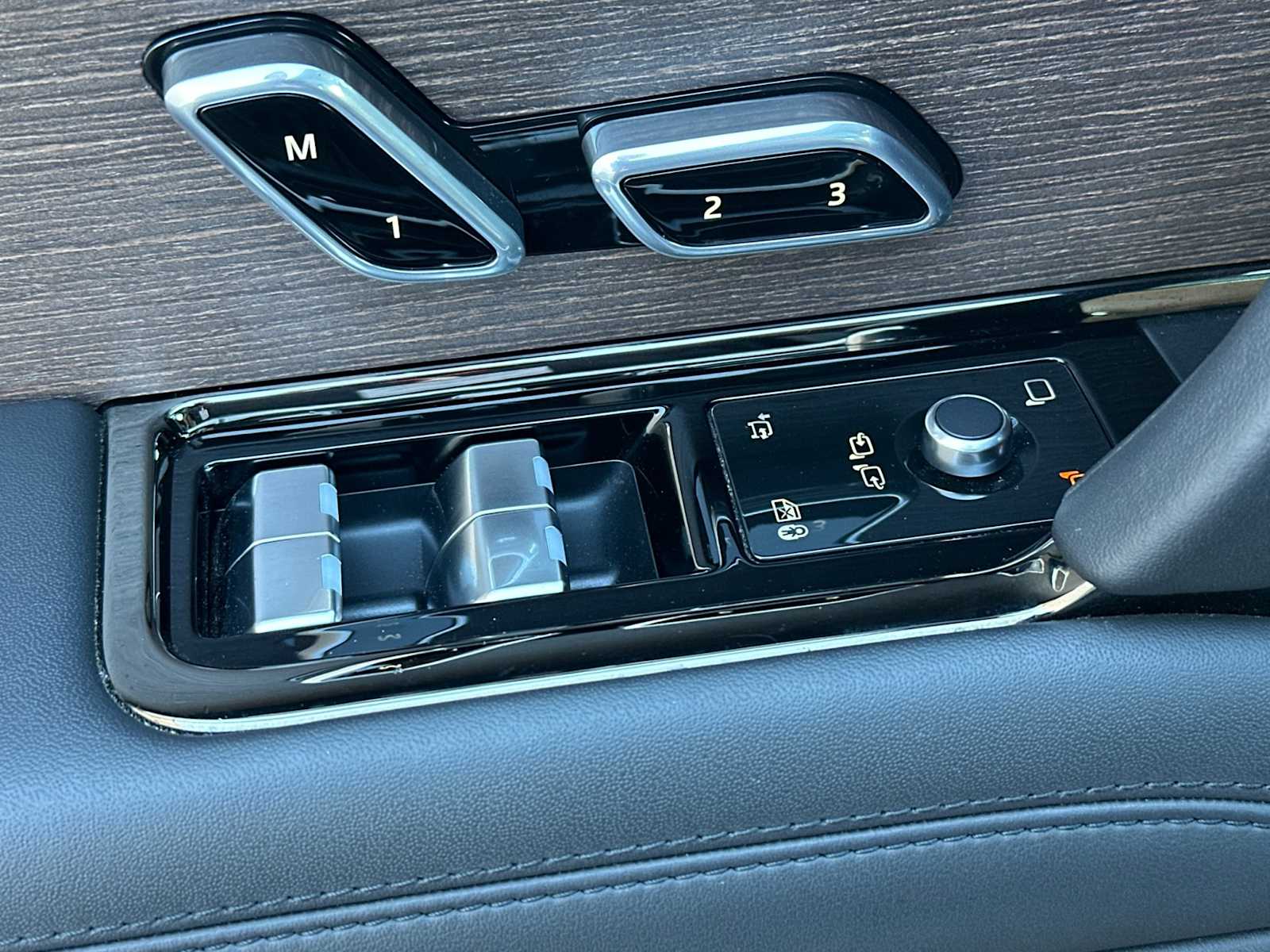 Thumbnail: 2023 Land Rover Range Rover Sport - 13