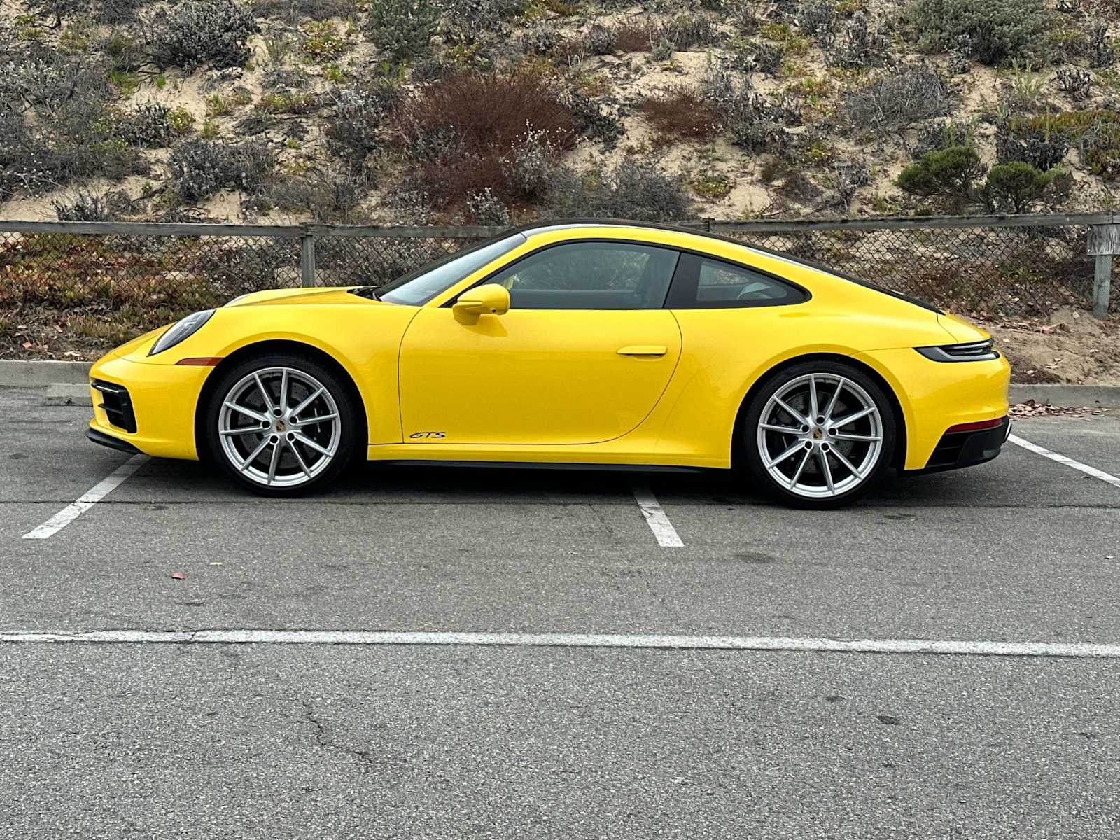 2024 Porsche 911 4 GTS photo 2