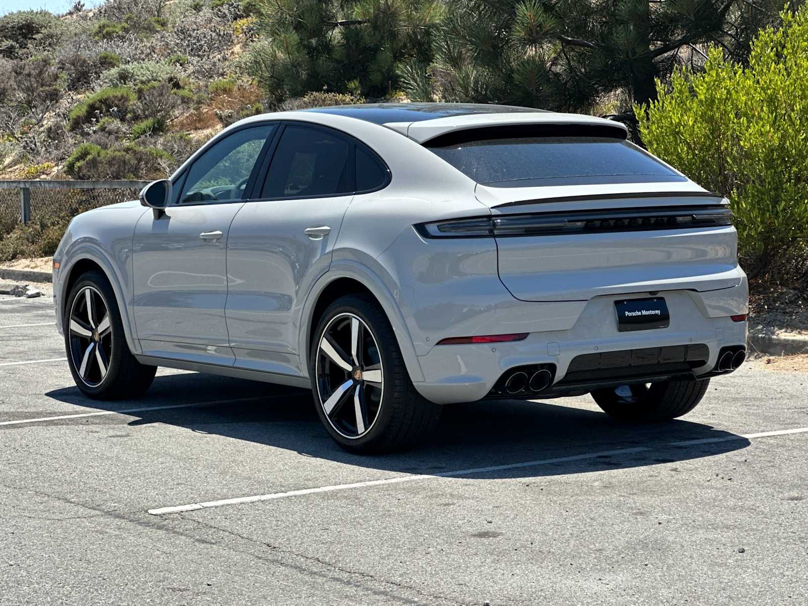 Thumbnail: 2025 Porsche  - 3