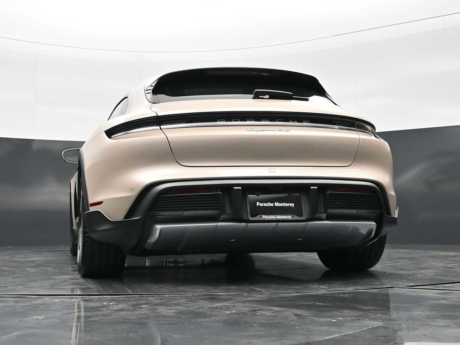 Thumbnail: 2023 Porsche Taycan - 45