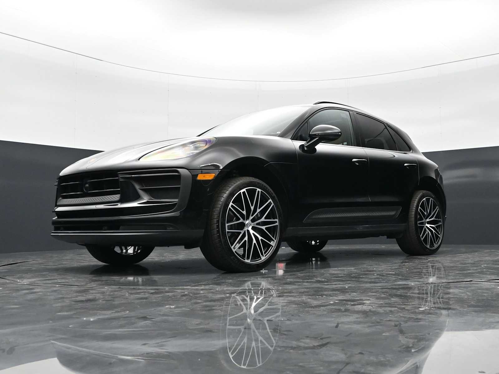 Thumbnail: 2025 Porsche Macan - 40