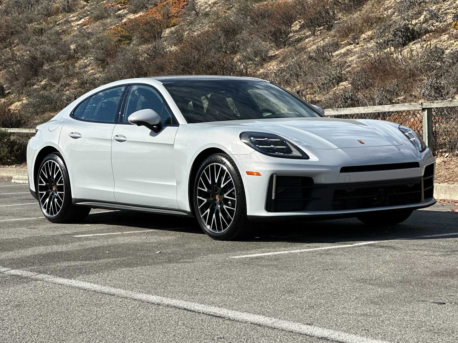 Thumbnail: 2025 Porsche Panamera - 10