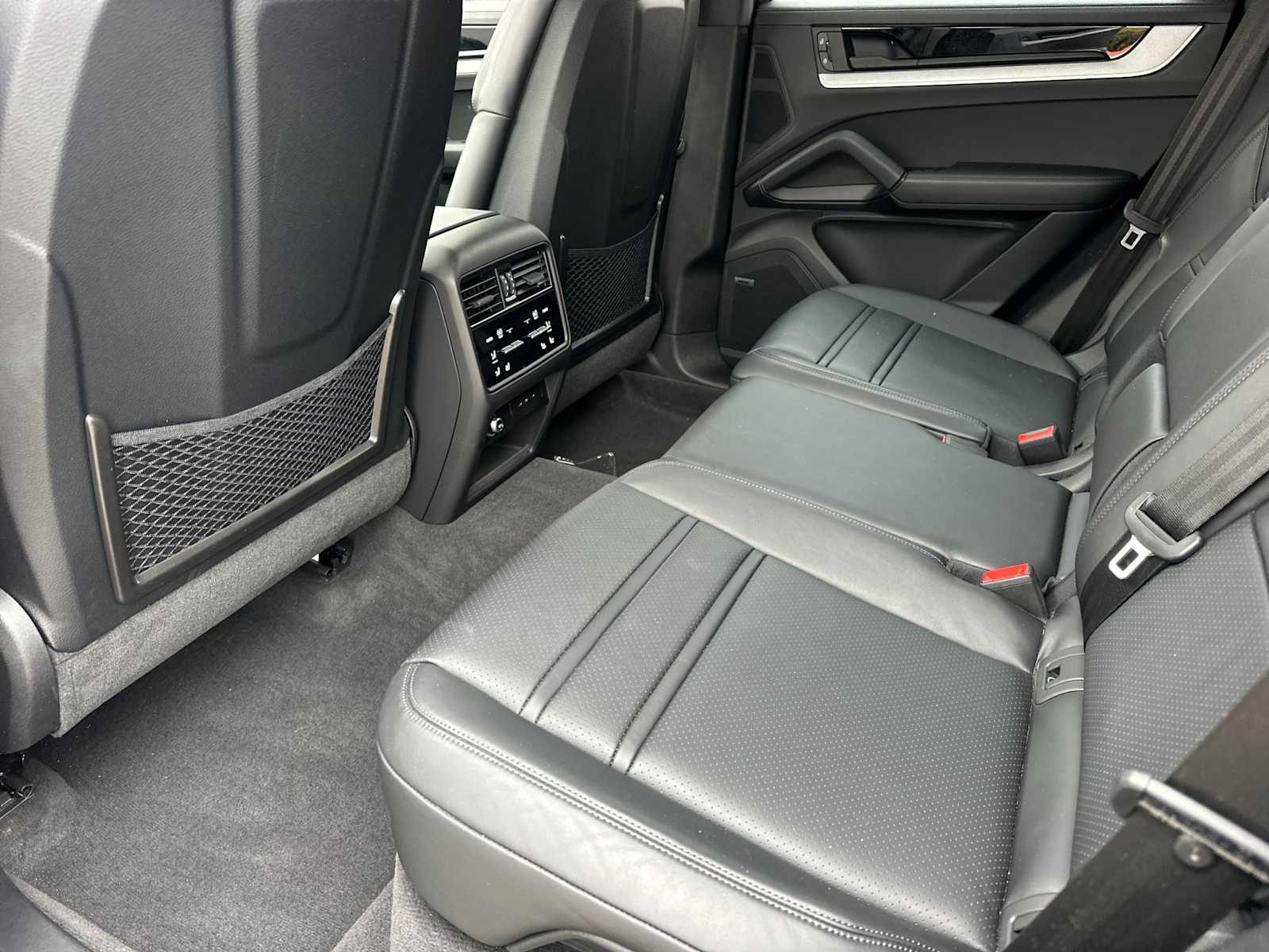 Thumbnail: 2024 Porsche Cayenne - 13