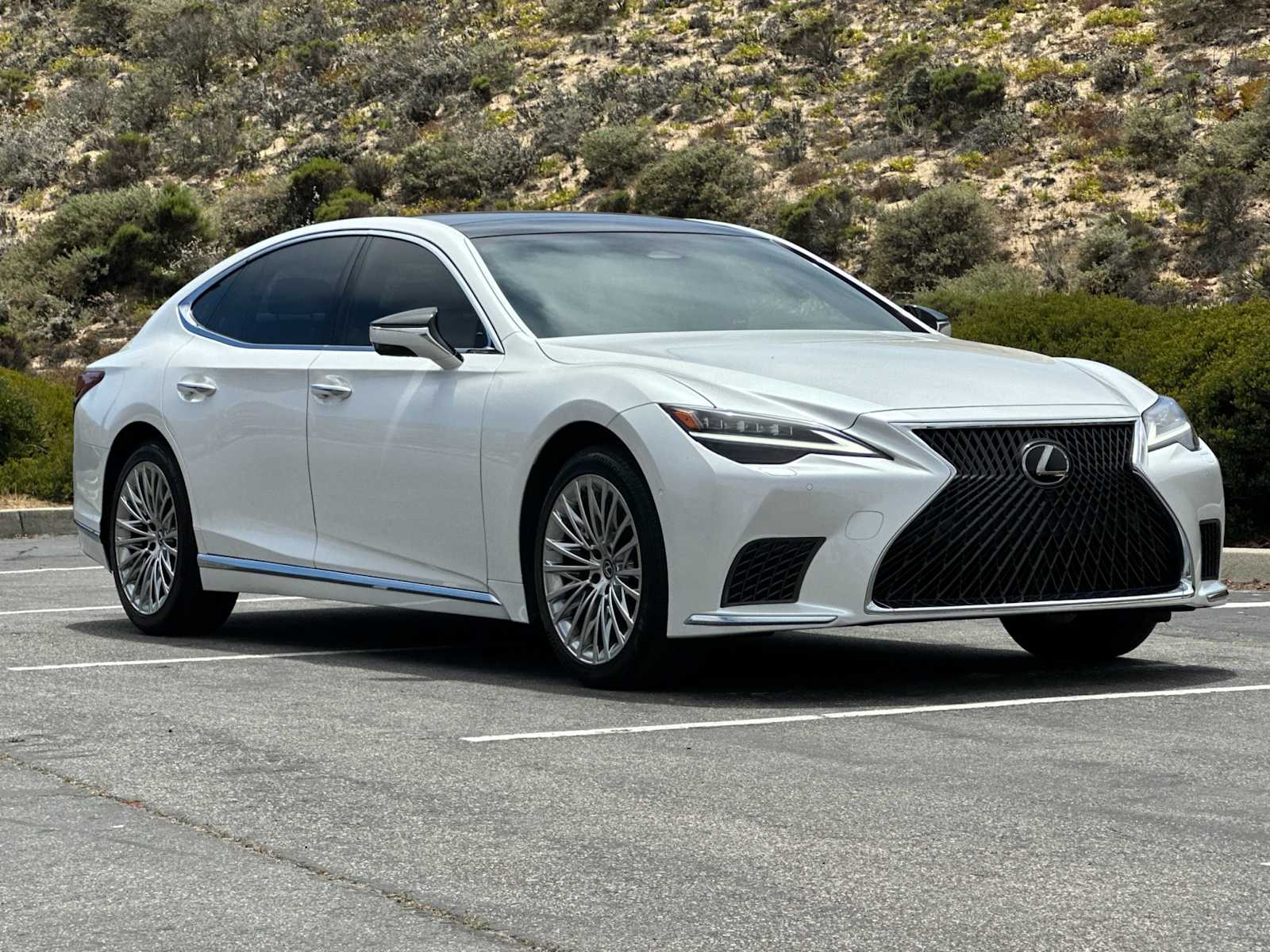 Thumbnail: 2024 Lexus LS - 10