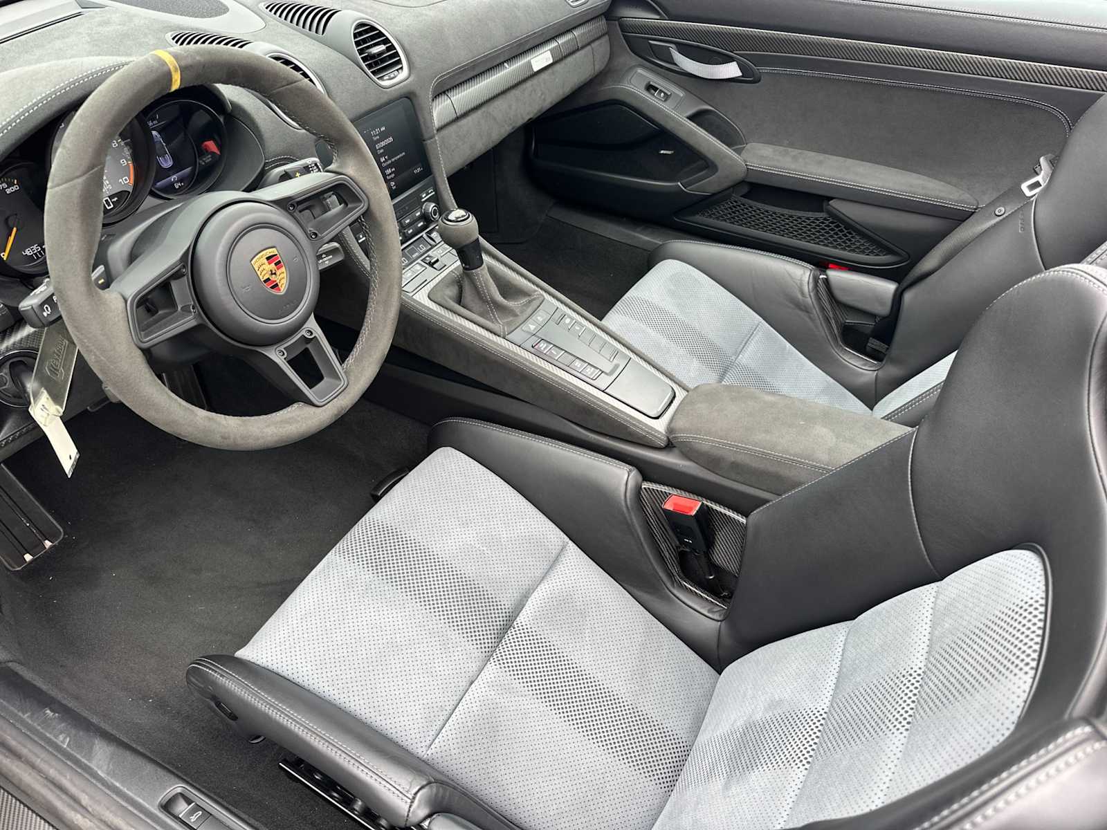 2024 Porsche Boxster Spyder photo 4