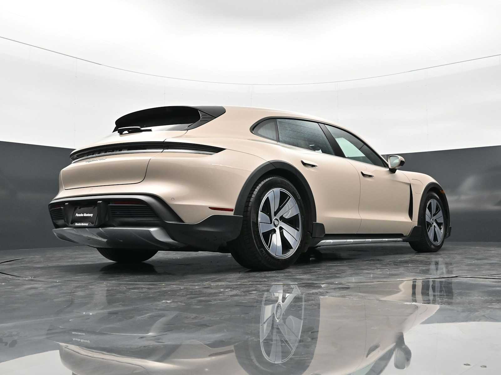 Thumbnail: 2023 Porsche Taycan - 46