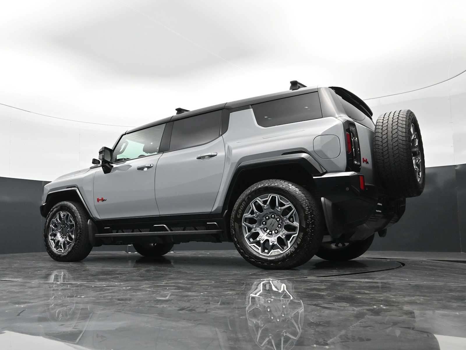 Thumbnail: 2024 GMC Hummer EV - 41