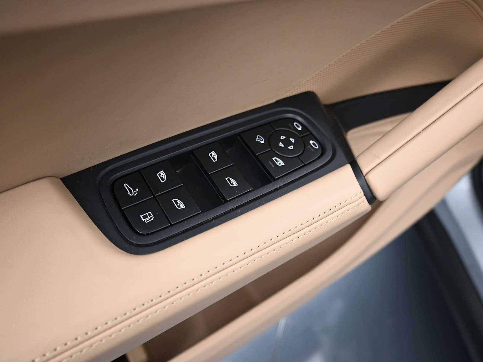 Thumbnail: 2026 Porsche Cayenne - 7