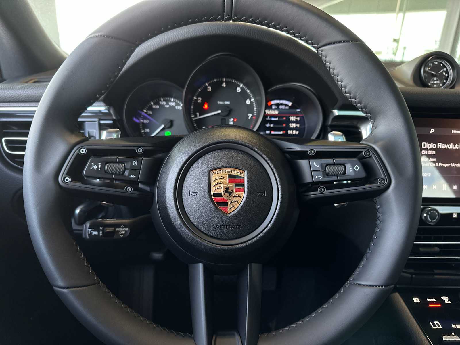 Thumbnail: 2025 Porsche Macan - 24