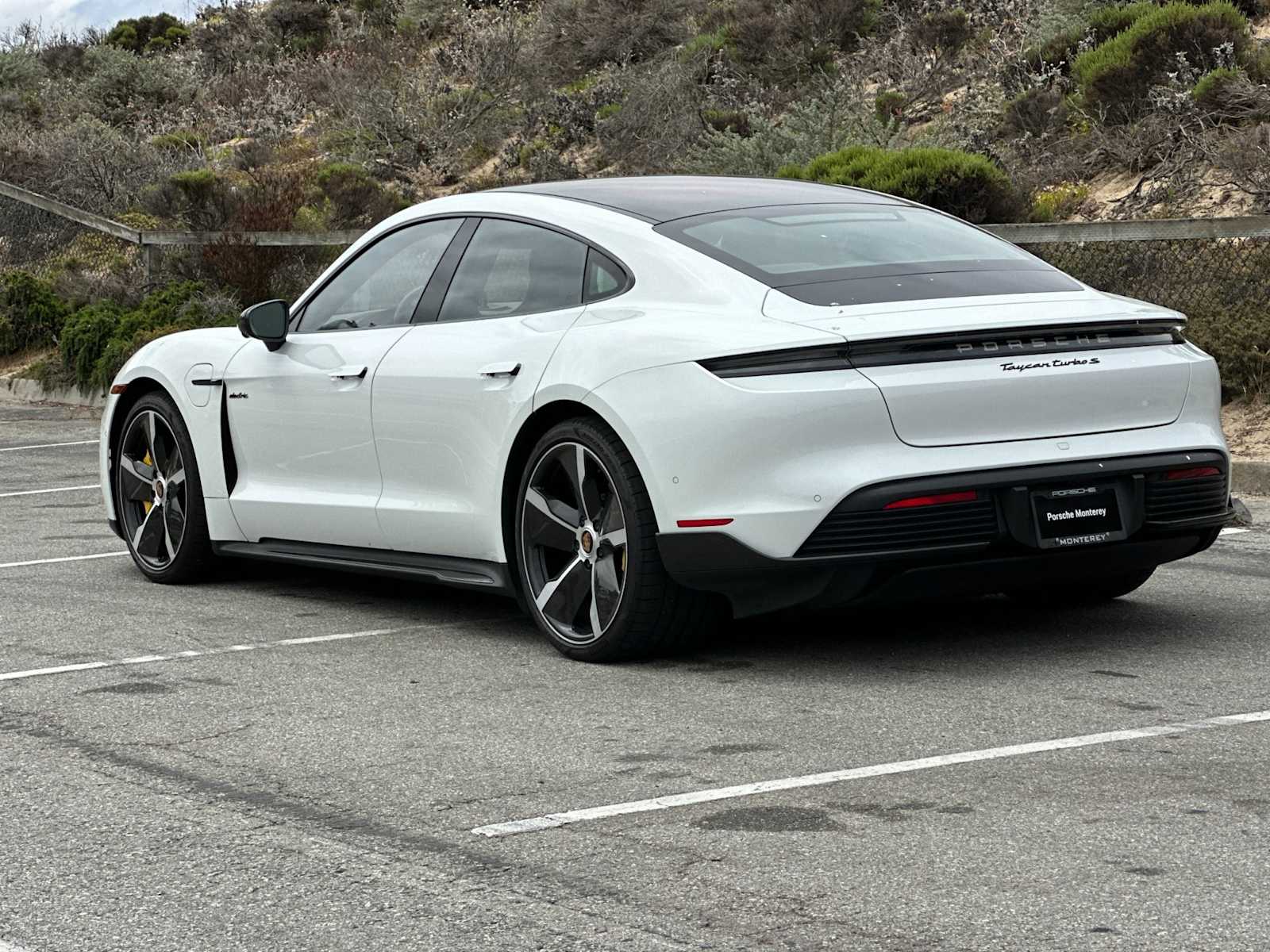 2020 Porsche Taycan Turbo photo 3