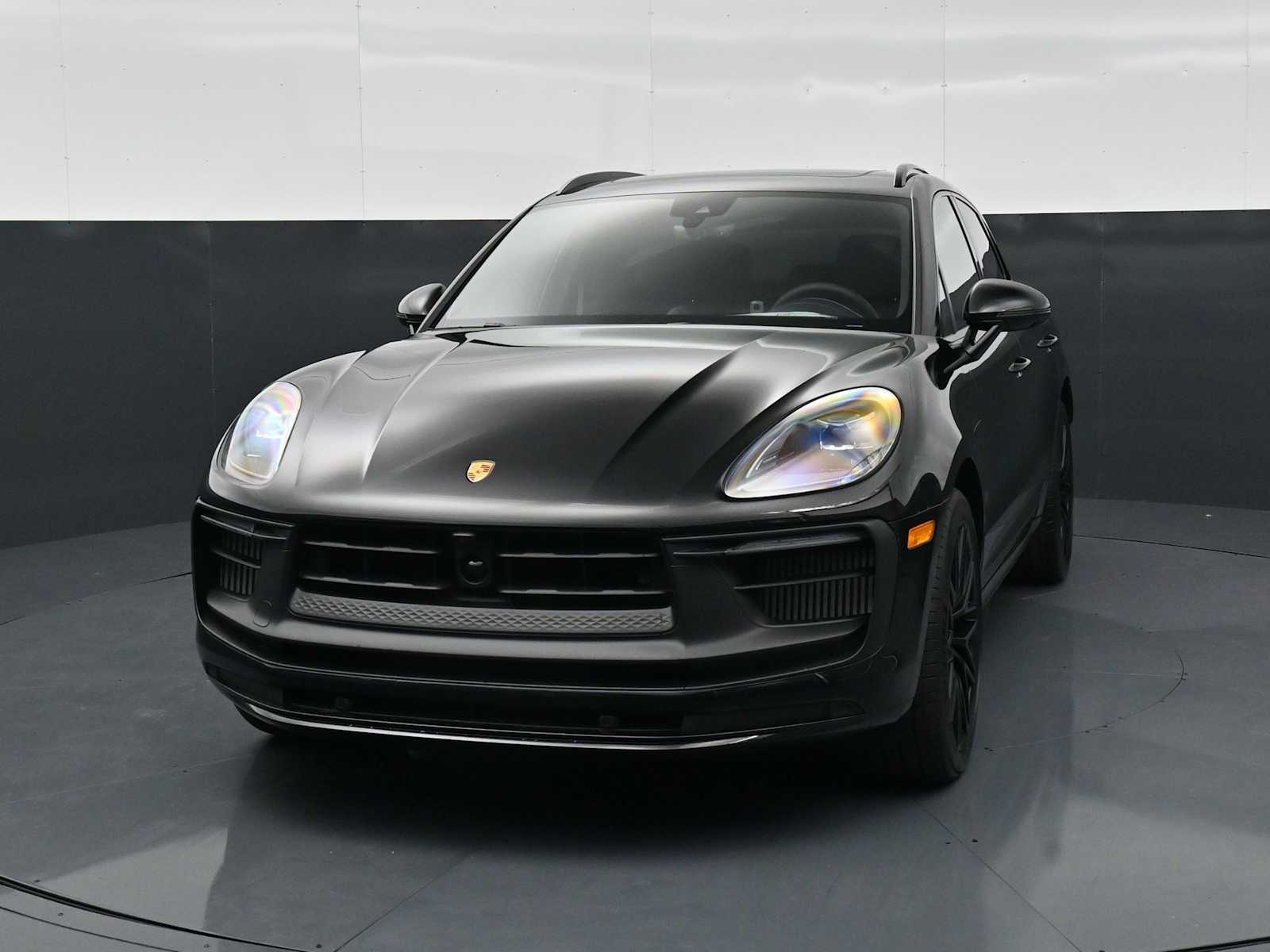 Thumbnail: 2026 Porsche Macan - 29