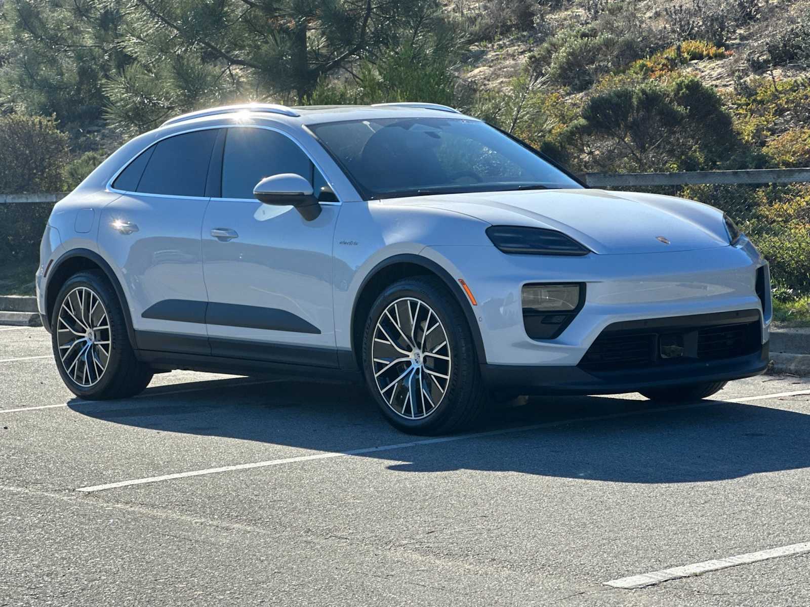 Thumbnail: 2024 Porsche Macan - 10