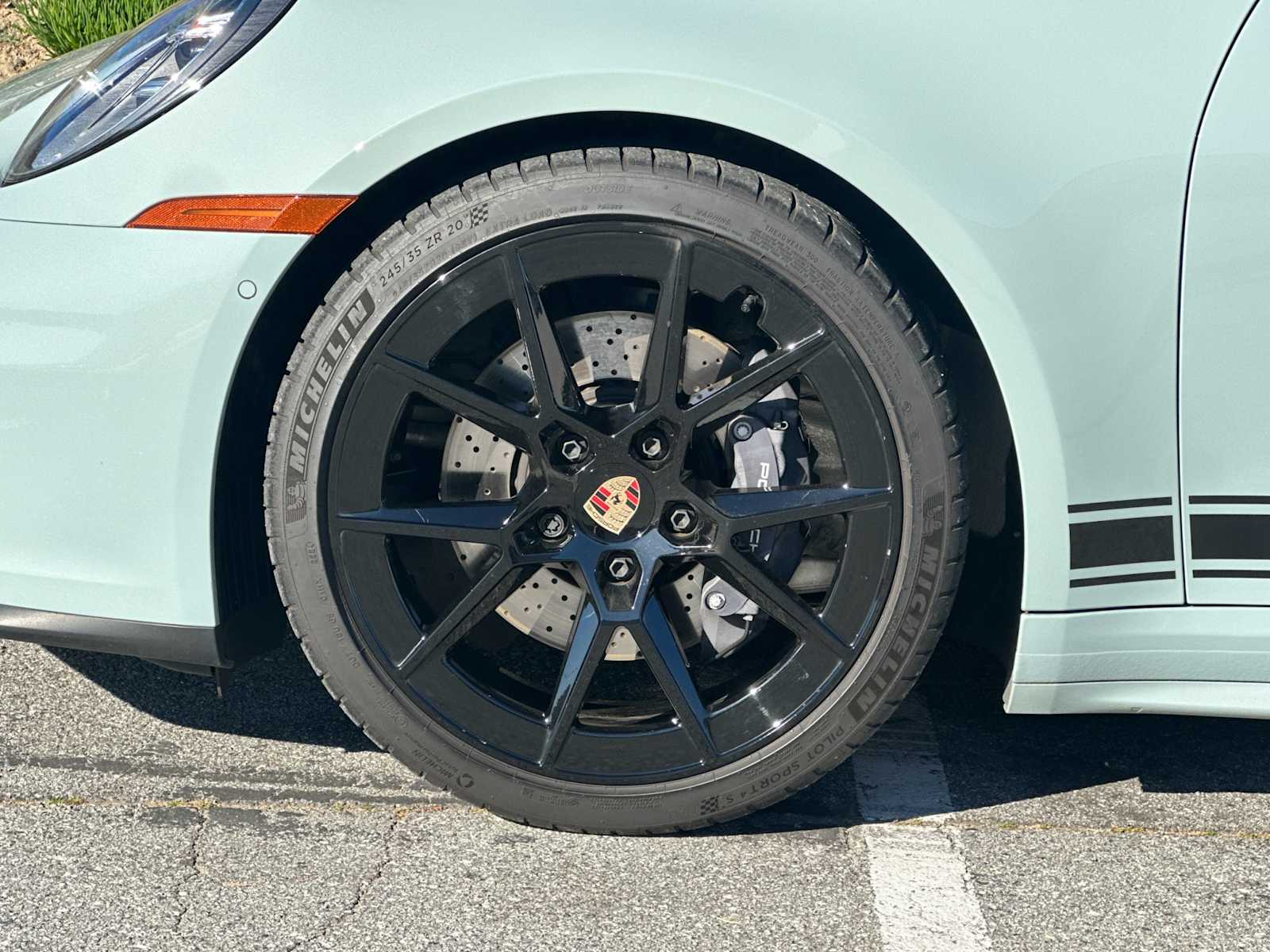 Thumbnail: 2025 Porsche 911 - 27