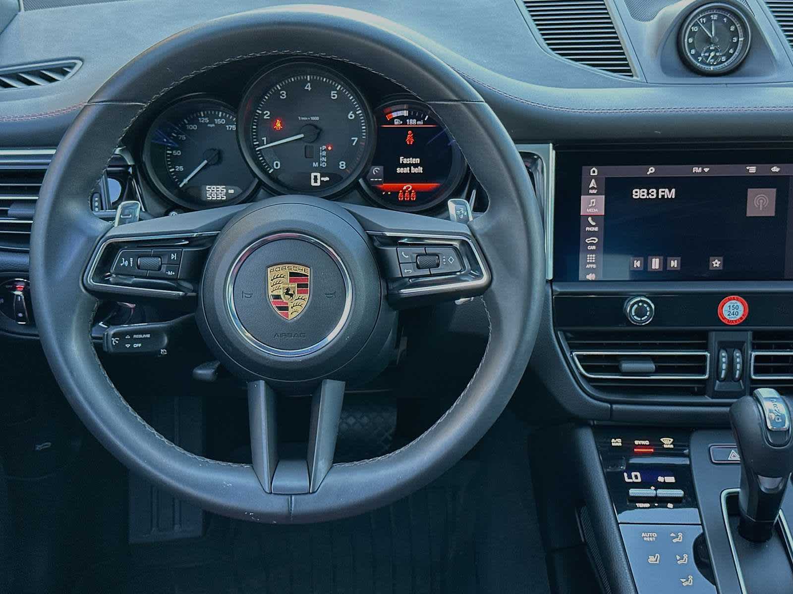 2022 Porsche Macan Base 14