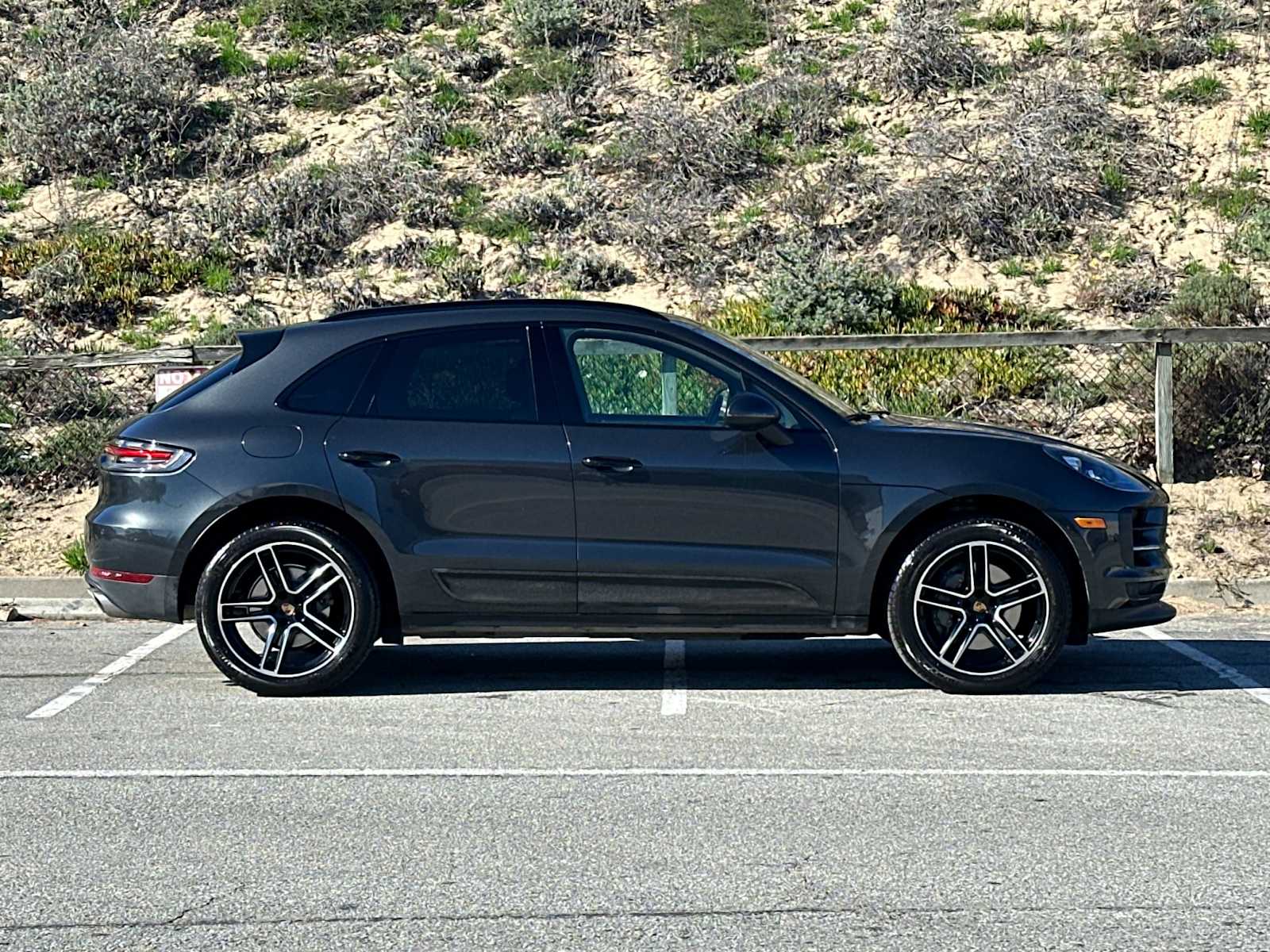 Thumbnail: 2021 Porsche Macan - 9
