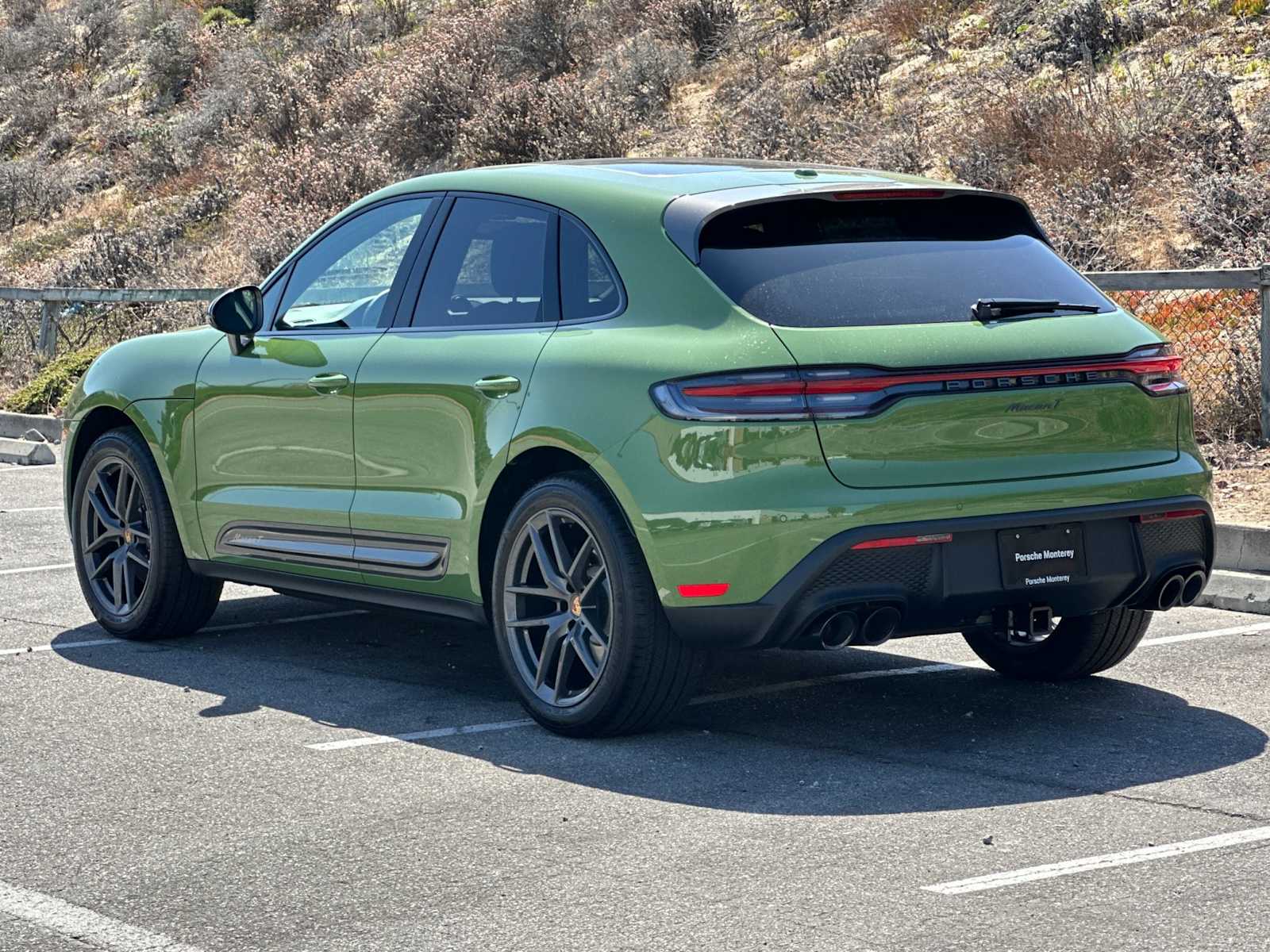 Thumbnail: 2024 Porsche Macan - 3
