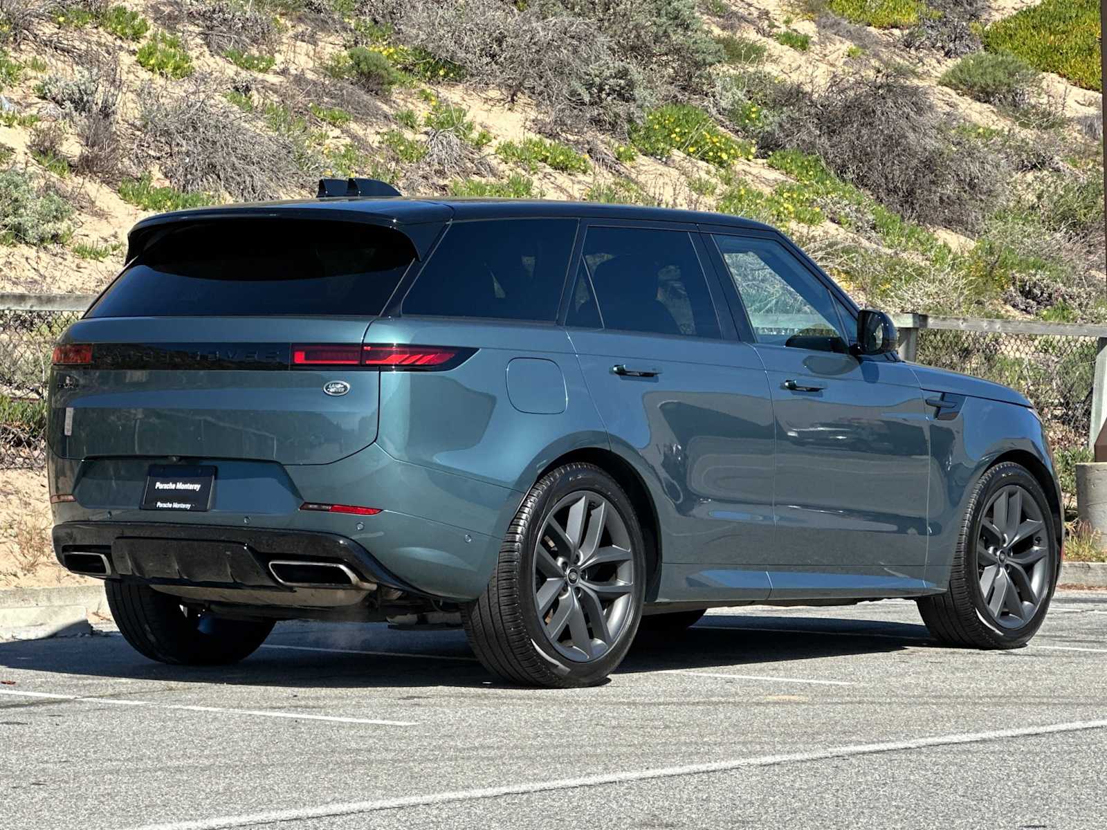 Thumbnail: 2023 Land Rover Range Rover Sport - 7