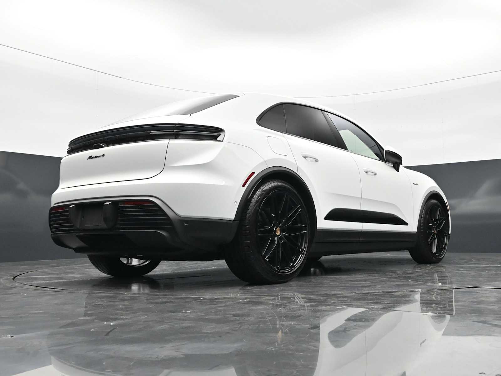 Thumbnail: 2025 Porsche Macan - 44