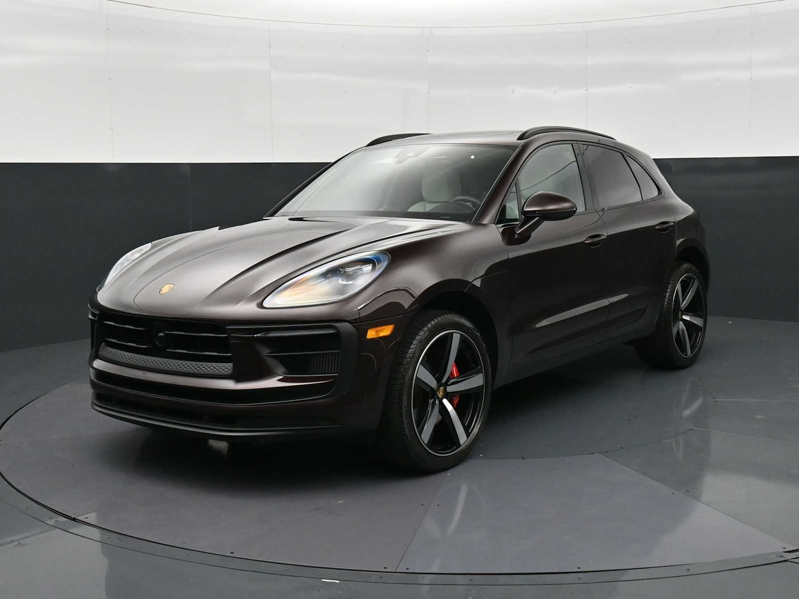 Thumbnail: 2026 Porsche Macan - 1