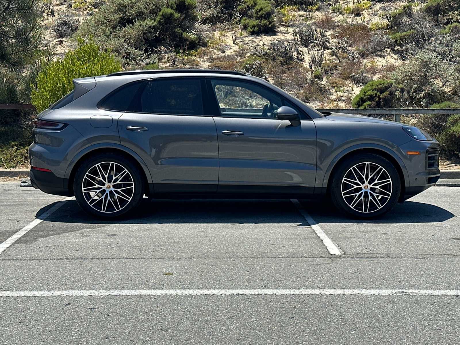 Thumbnail: 2025 Porsche Cayenne - 9