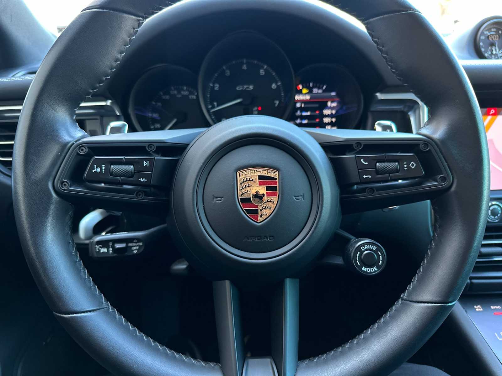 Thumbnail: 2024 Porsche Macan - 23