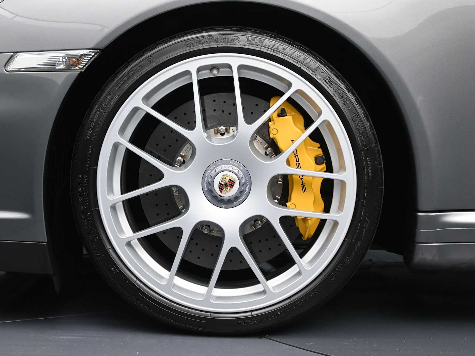 Thumbnail: 2013 Porsche 911 - 24