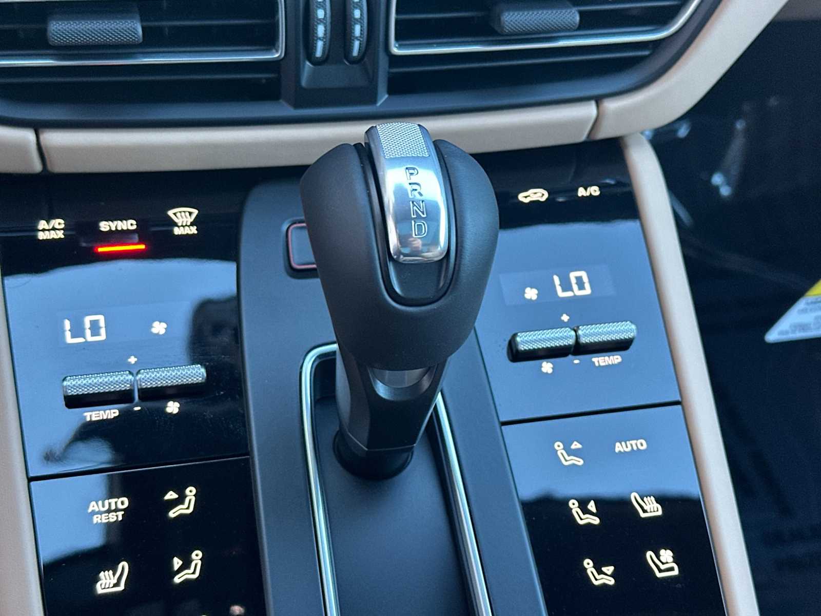 Thumbnail: 2026 Porsche Macan - 24