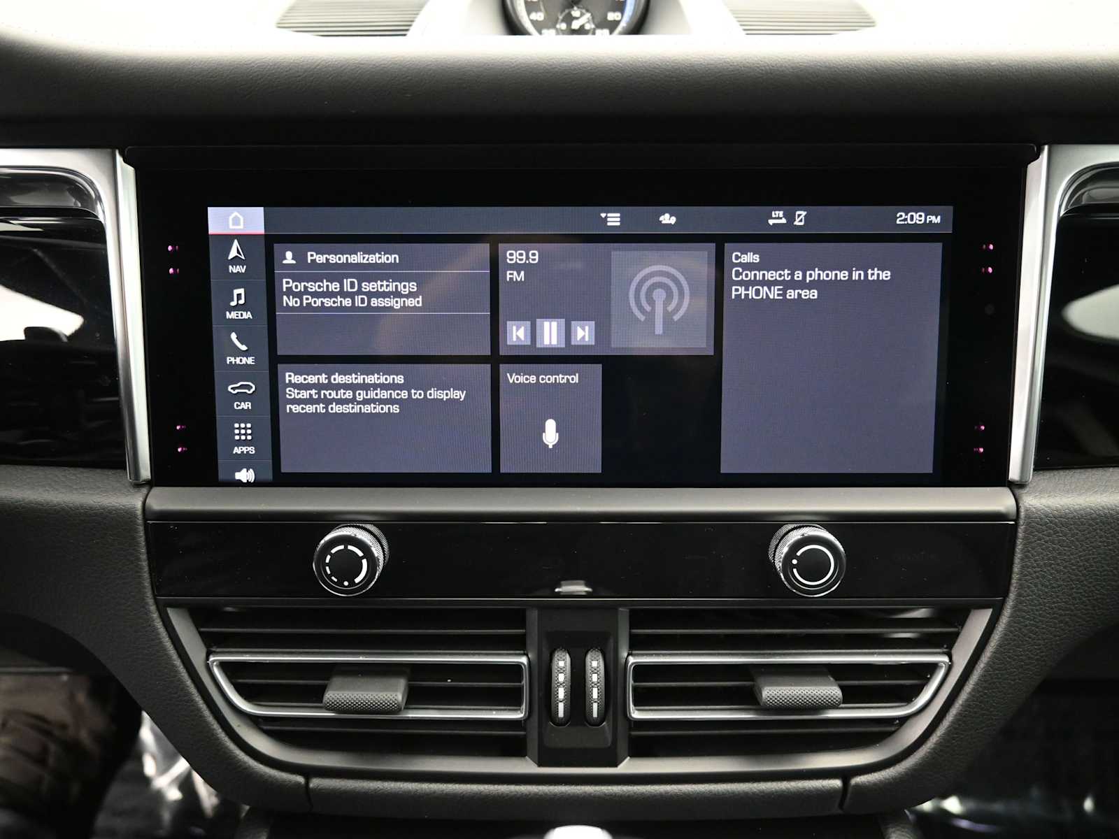 Thumbnail: 2025 Porsche Macan - 16