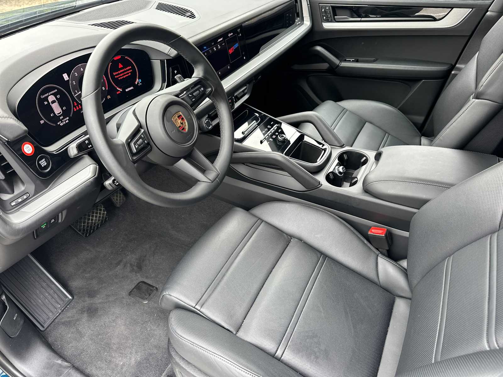 2024 Porsche Cayenne photo 4