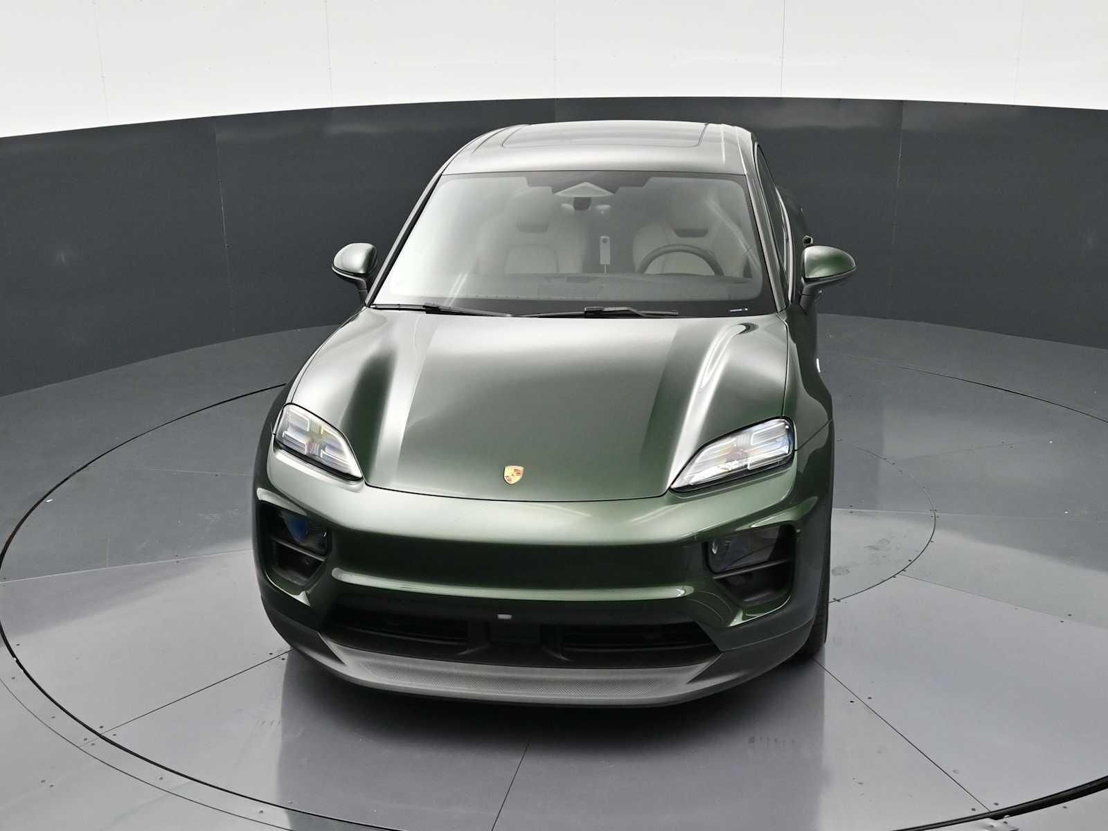 Thumbnail: 2026 Porsche Macan - 37
