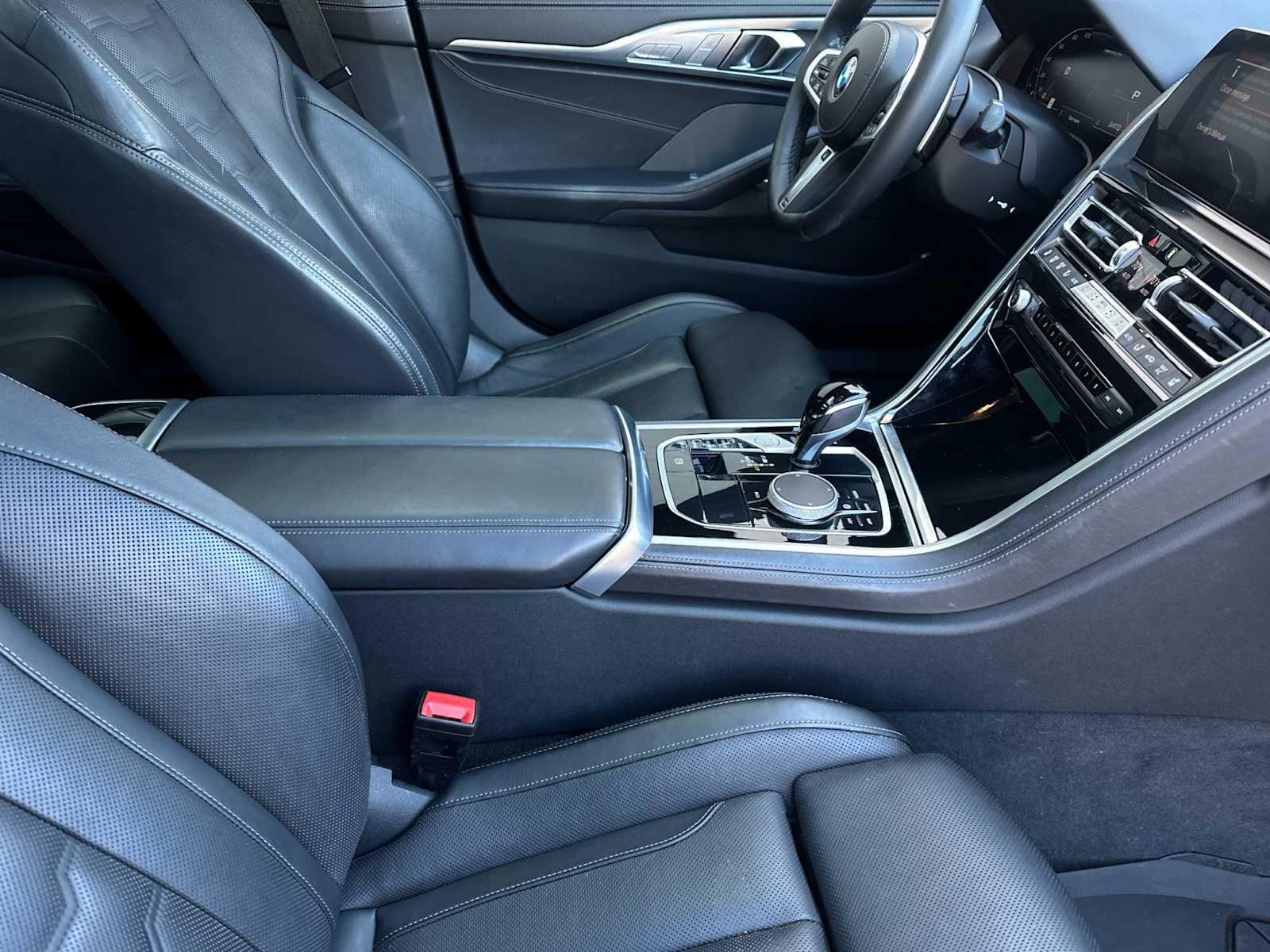 Thumbnail: 2022 BMW 8 Series - 16