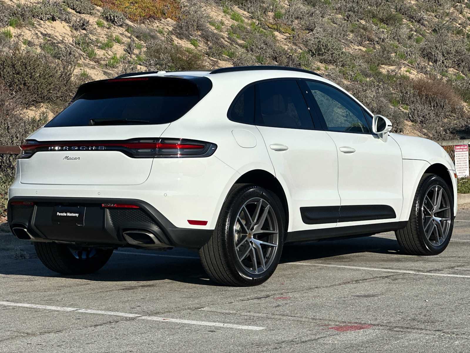 Thumbnail: 2026 Porsche Macan - 7
