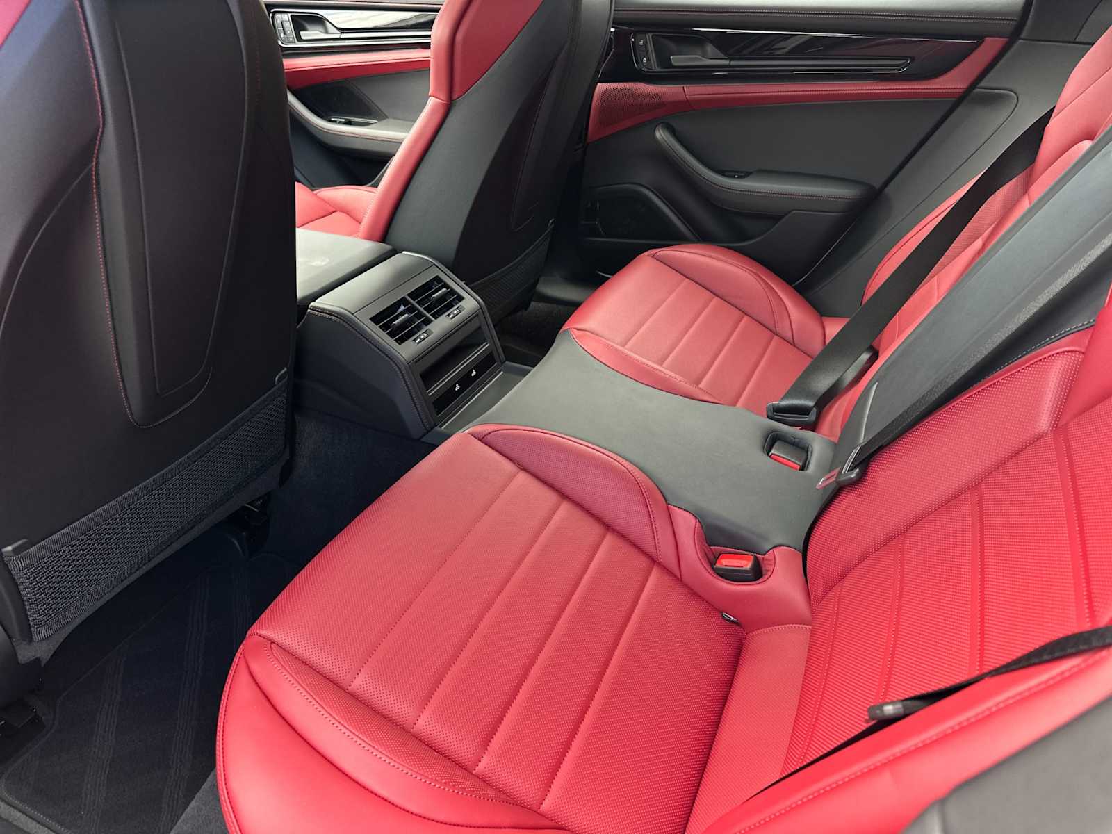 Thumbnail: 2025 Porsche Panamera - 12