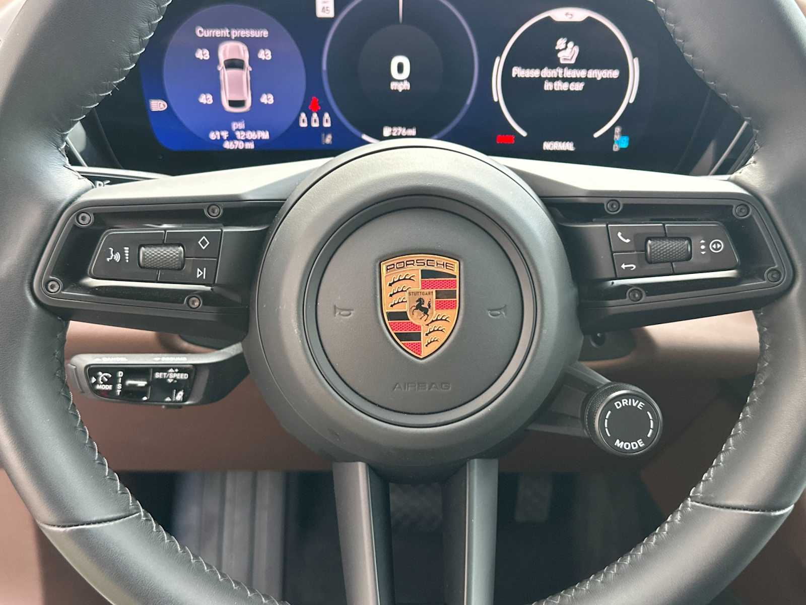 Thumbnail: 2025 Porsche Macan - 25