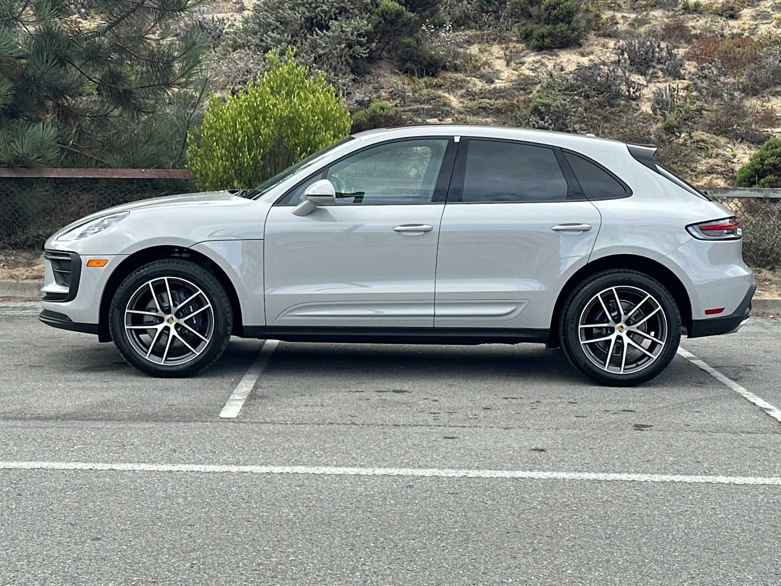 Thumbnail: 2026 Porsche Macan - 2