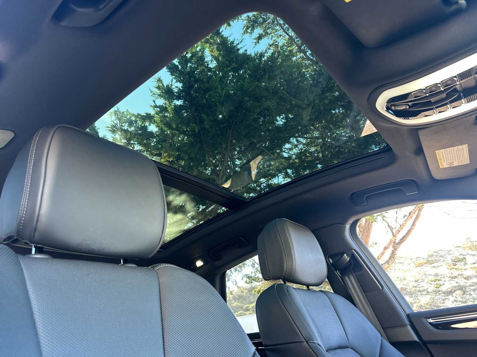 Thumbnail: 2025 Porsche Macan - 18