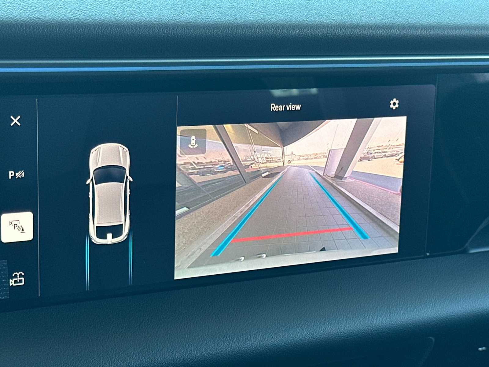 Thumbnail: 2025 Porsche Macan - 20