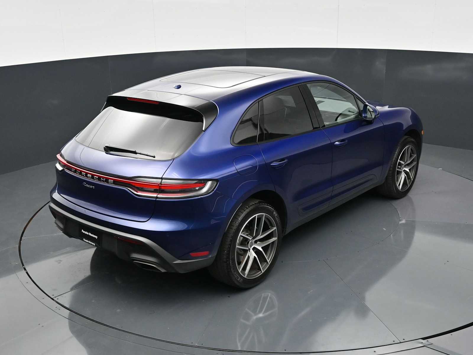 Thumbnail: 2026 Porsche Macan - 30